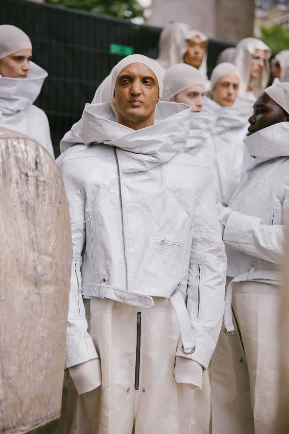 個人装備 rick owens PFWM_SS25_RickOwens_Finals_Cri
